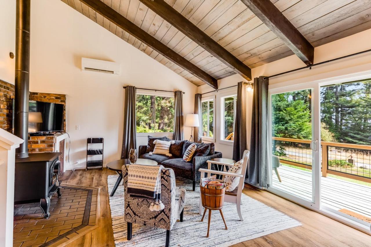 Tall Cedars Cabin By The Water Eastsound Εξωτερικό φωτογραφία