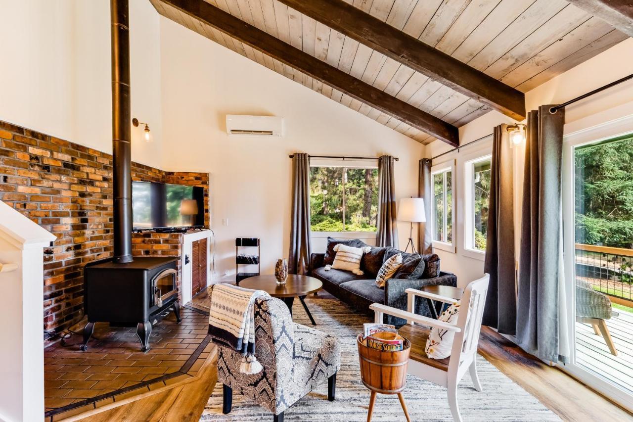 Tall Cedars Cabin By The Water Eastsound Εξωτερικό φωτογραφία